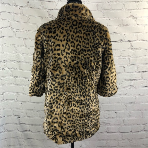 FOREVER 21 FAUX FUR 3/4 Sleeve Cheetah Coat. SIZE(S) - Picture 8 of 17